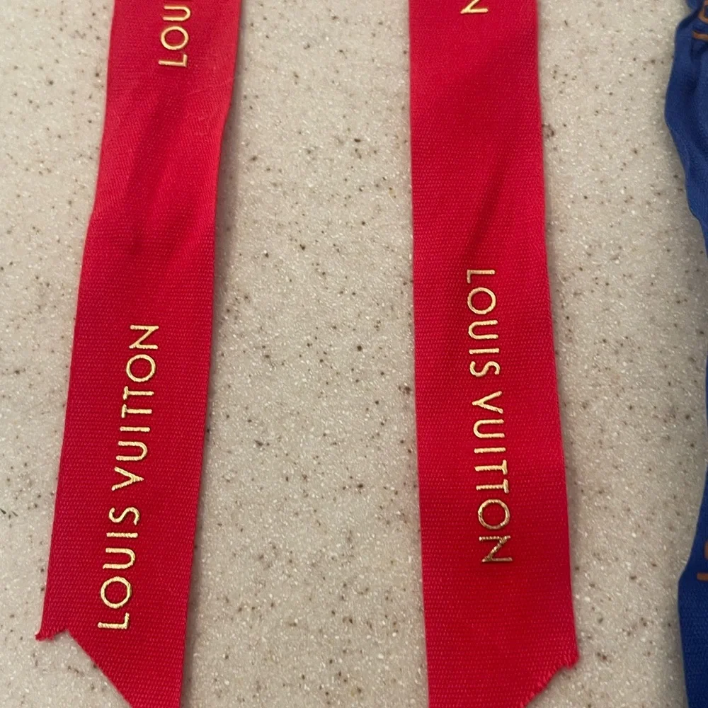 Louis Vuitton Vibrant Red and Blue Ribbon - Picture 3 of 6